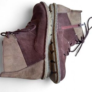 Clarks Tamitha Key Burgundy Suede Leather Chukka Boots | Women’s 7